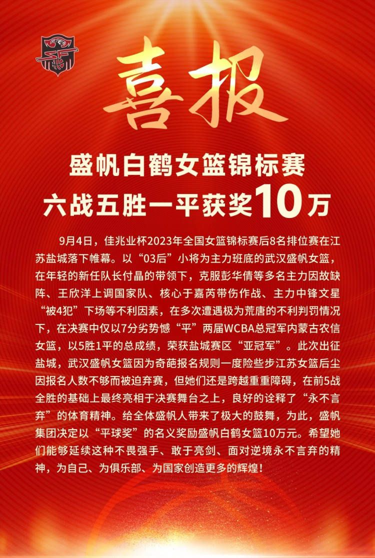 《乌龟也会飞》中平民居住的帐篷周围残留的战争时候废弃的武器、下雨时候泥泞的地面冷峻地穿透观众的内心，由此，导演的平民视角也环视在镜头中。